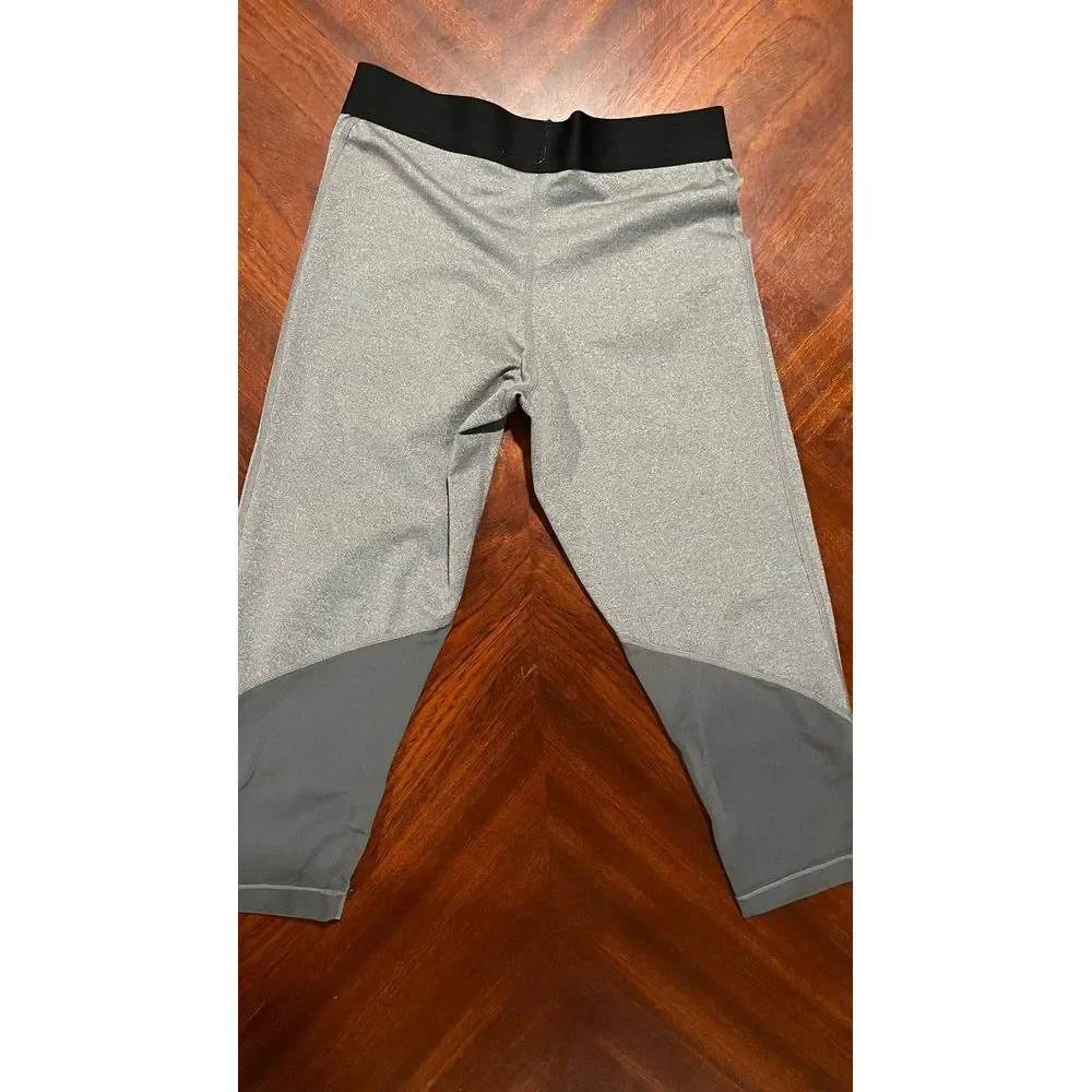 Nike dri-fit girls capri gray‎ leggings size large
